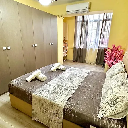 Cozy Modern Apartment