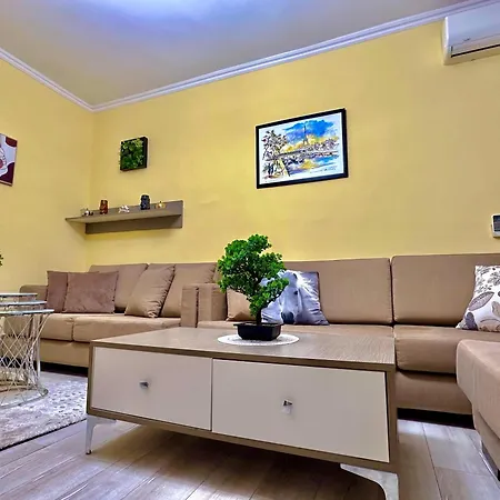 Apartment Cozy Modern Tirana